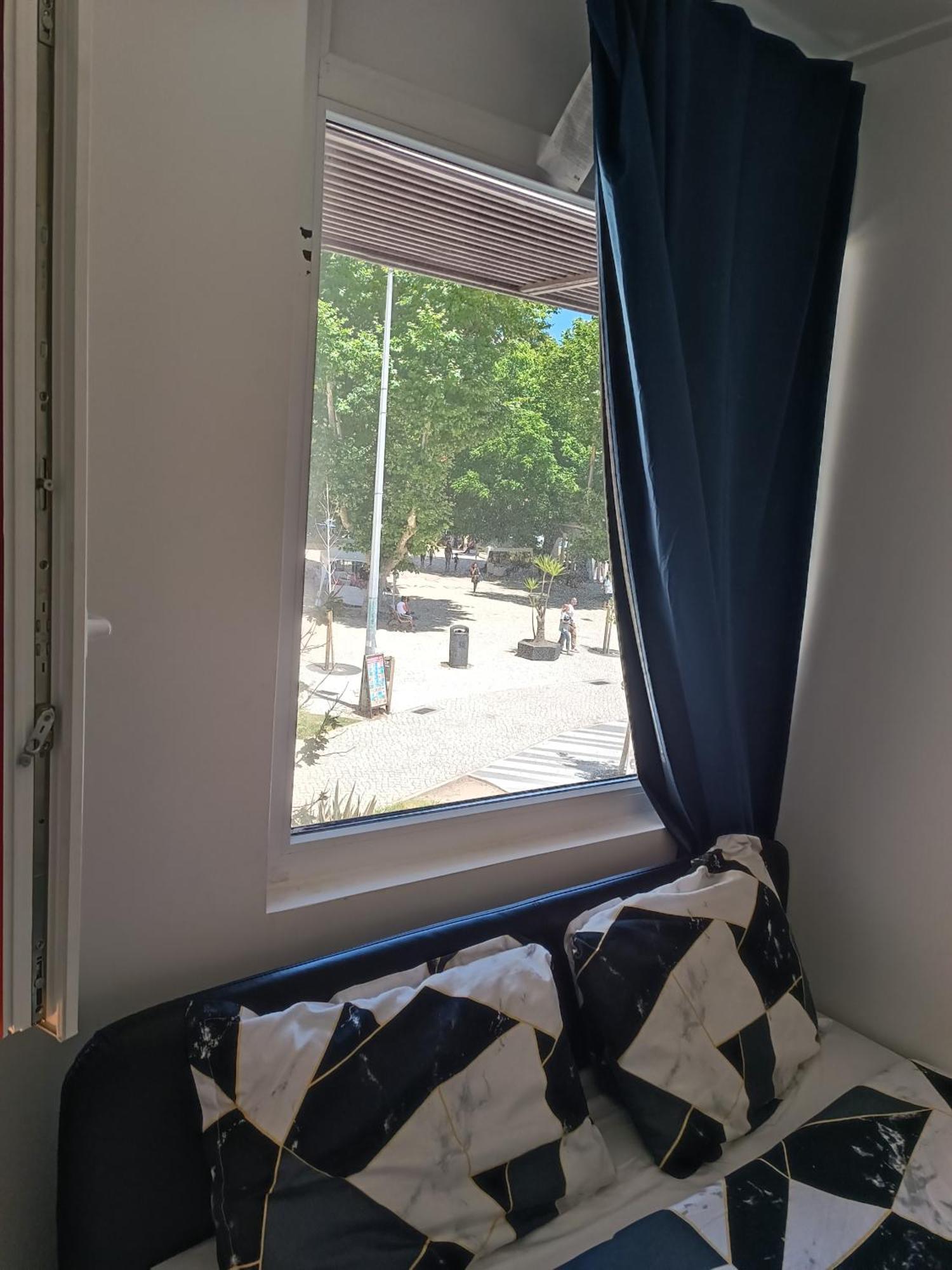 Plaza Caparica Hostel Costa de Caparica Εξωτερικό φωτογραφία